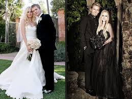 Avril Lavigne S Black Wedding Gown See The Full Length Photo Vestidos Estilo Rock Roqueira