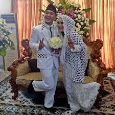 Indadari mindrayanti sangat aktif dengan instagramnya. Idghibah Na Twitteru Ahh I See Caisar Aditya Putra Yks 5apr14 Kmarin Menikahi Indadari Mindrayanti Jandanya Lucky Hakim Di Lampung Http T Co 5r46rkwbe4