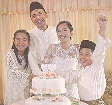 Beliau telah dianugerahkan darjah indera mahkota pahang (dimp) yang membawa gelaran dato' pada 2015 lalu. Jazz Queen Sheila Weds Long Time Friend The Star