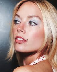 Celebrating the announcement of The Favors and the release of our first  single during this tour has meant the world to me 🪽🪽❤️❤️❤️ Toronto,  Detroit, & Chicago!!! You were too precious for