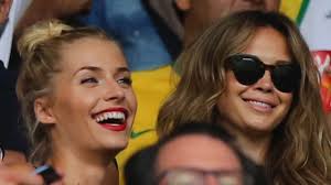 Deutsche nationalmannschaft jubel bundesliga fussball witzig schrei netz. Unsere Spielerfrauen Sie Feiern Schon Weltmeisterlich Fifa Wm 2014 Bild De