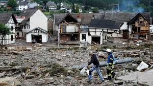 Almanya'da etkili olan şiddetli yağış ve fırtınada can kaybı sayısı yükseliyor. Yi00wjt7tmeldm