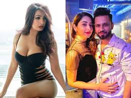 When she was in class 12, she offered a role in serial pyaar ka dard hai meetha pyaara pyaara. Kashmera Shah S Drastic Weight Loss To Rahul Vaidya S Marriage Proposal To Gf Disha Parmar Tv S Newsmakers Of The Week The Times Of India