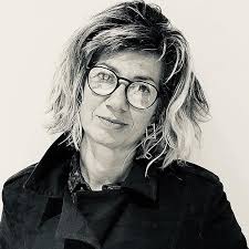 Amazon.co.jp: AFRICAN DEEDS : Parker-Sharp, Mandy, Parker-Sharp, Clive,  Parker-Sharp, Clive: Foreign Language Books