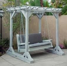 20 Atemberaubend Gunstige Diy Kleine Runde Terrasse Mit Feuerstelle Und Schaukeln Ideen Maria Holmstrom Dekoration Garden Swing Seat Diy Patio Diy Porch Swing