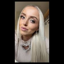 Laura Mulroy (@laura.mulroy.3) • Facebook, Connect with friends