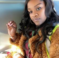 Ronda Gross's Instagram, Twitter & Facebook