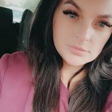 Cara Hillman's Instagram, Twitter & Facebook