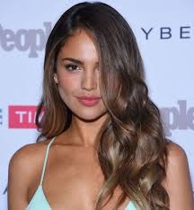1001 Visions Fantastiques Pour Adorer Le Balayage Miel Meches Blondes Sur Brune Contouring Cheveux Coloration Naturelle Cheveux