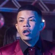 Artistas que comienzan con la letra M