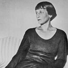 Akhmatova's work ranges from short lyric poems to intricately structured cycles, such as requiem, her tragic masterpiece about the stalinist terror. Goroskop I Test Ahmatovoj 6 Sposobov Proverit Tvoyu Sovmestimost S Muzhchinoj