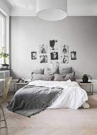 Minimalism as a design concept is often jumbled along with terms like modern and contemporary, but there are differences between all three. 40 Minimalist Bedroom Ideas Less Is More Homelovr Schlafzimmer Design Wohn Schlafzimmer Wohnen
