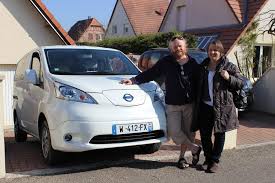 The vehicle was unveiled at the 2007 tokyo motor show (with a remote control panel for a spider camera. Essai Nissan E Nv200 Et Retours D Experience Des Utilisateurs