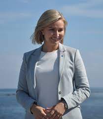 Ebba busch blir beskyldt for å ha brukt sikkerhetstjenesten som privat «privat. Ebba Busch Wikidata