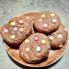 Cookies Smarties Pour Moi Le Gouter Cette Semaine C Est La Box Gula Mais Pour Monsieur J Ai Prepare Des Cookies Choco Desserts Chocolate Cookie Chocolate