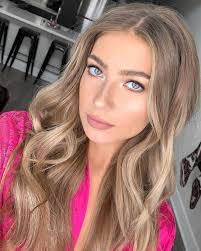 Natalie Taylor's Instagram, Twitter & Facebook