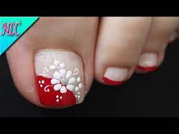 Mira estas faciles decoraciones de uñas para pies y manos de modernos modelos juveniles. Diseno De Unas Para Pies Flor En Blanco Y Rojo Principiantes Flowers Nail Art Nlc Youtube Unas Pies Decoracion Unas Manos Y Pies Disenos De Unas Pies