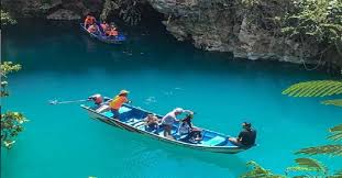 Meski memiliki ombak yang sangat tinggi hingga 4 meter, para wisatawan tidak perlu khawatir untuk bermain di area bibir pantai. Keseruan Menjelajahi Amazon Di Sungai Maron Pacitan Airnya Jernih Bisa Memancing
