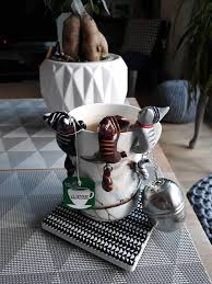 Jolie Boule A The Infusion Ou Porte Sachet Chat Gris Marron Ou Noir En Fimo Chat Qui Ce Suspend Au Bord De La Tasse U Polymer Clay Gifts Polymer Clay Clay