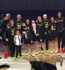 Stephen curry didn't consult his sister's wedding registry when searching for the perfect gift for her big day. Curry Family Nbafamily Wiki Fandom