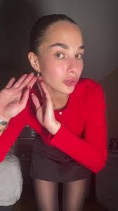 Deryn Fishman's Instagram, Twitter & Facebook