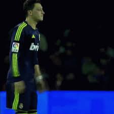 Fenerbahçe, mesut özil'e ocak ayı transfer döneminde kavuşacak. Mesut Ozil Gifs Wifflegif