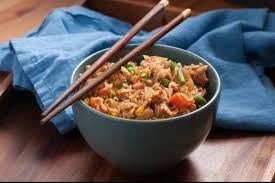 Recette De Khao Phat Kai Riz Thai Saute Au Poulet Rapide Recette Riz Frit Aux Legumes Riz Thai Recette Riz Poulet