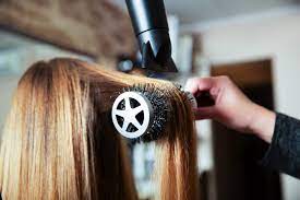 Wir sind spezialisten mit ballfrisuren, aufsteckfrisuren und hochzeitsfrisuren. Mobiler Friseur Werden Existenzgrundung Als Mobiler Friseur Ccv