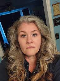 How do people with POTS regulate their body temperature?