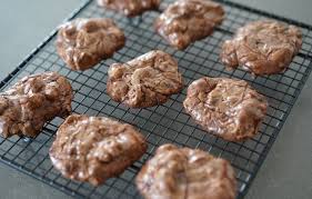 Brownie Cookies D Herve Cuisine Recette En 2020 Herve Cuisine Brownie Cookies Recette Gouter
