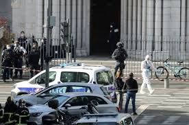 Selon un nouveau bilan, il y a trois mort. Attaque Au Couteau A Nice Trois Morts Le Parquet Antiterroriste Ouvre Une Enquete Actu