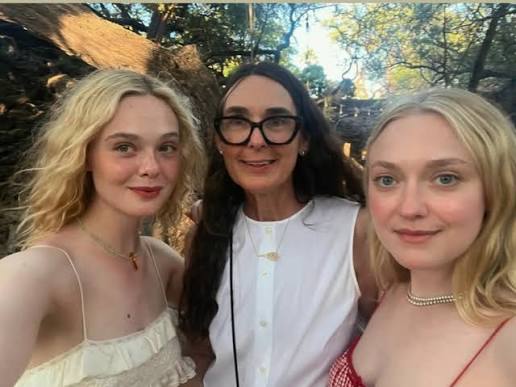 Ella and Dakota Fanning Parents | TikTok