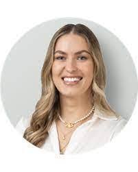 Kara Randolph's Instagram, Twitter & Facebook