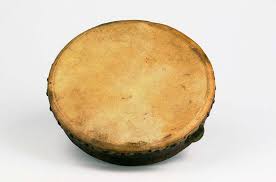 Bahan untuk membuat silu adalah kayu sawo, perak dan daun lontar. Rebana Wikipedia