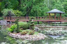 Sie werden im fachhandel als frosthart angeboten und überstehen auch mal temperaturen von minus 15 grad. Japanischer Garten Exotische Pflanzen Wroclaw Polen Der Japanische Garten Wurde 1909 1913 Gegrundet Lizenzfreie Fotos Bilder Und Stock Fotografie Image 81471433