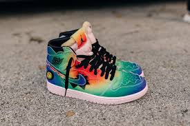 Thinking outside the box, the air jordan 1 j balvin is the latest colourful addition to the aj1 family. J Balvin Teases Air Jordan 1 Collaboration On Instagram Footwear News