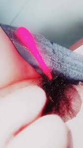 【大三丫头】新学期的第一堂课，真实大学校园，上课塞跳蛋自慰偷拍，下课撒尿，食堂打饭，真实刺激