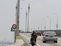 | contact us fatal error: Road To Penang Bridge Jammed On First Day Of Cmco Carsifu