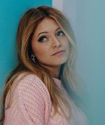 Eva Ricci's Instagram, Twitter & Facebook