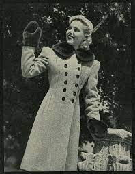 Dividing Vintage Moments Vintage Coats And Post Cards Vintage Winter Fashion Vintage Coat Vintage Fashion