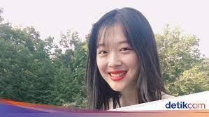 Alasan besar kenapa bangak pelajar di korea selatan melakukan bunuh diri itu karena: Deretan Artis Korea Yang Bunuh Diri Dari Jonghyun Hingga Sulli