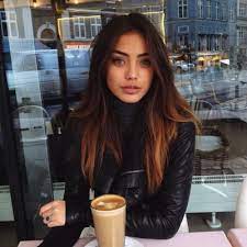 If your hair is raven black, you will also need to make an effort. Auburn Ombre Balayage Olive Skin Dark Hair Brunette Balayage Straight Hair Hair Styles Hair Color