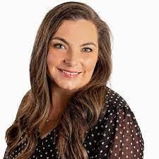 Lorie Seger's Instagram, Twitter & Facebook