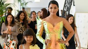 Aishwarya Rai Bachchan: Bollywood actress and her eight-year-old daughter  admitted to hospital with COVID-19 | World News | Sky News
