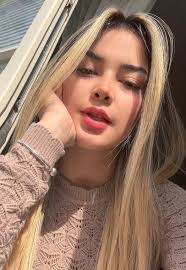 Kristen Mucci's Instagram, Twitter & Facebook