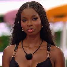 🗽🎥 Love Island S7 cast shooting for Beyond the Villa in NYC