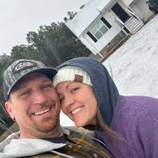 hey guys!! i'm looking for a photographer who can take some pictures of me  and my boyfriend in a field or something similar close to spring!! any  suggestions??