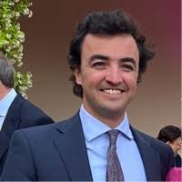 900+ perfiles de «Marcos De»