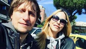 Ma, per tutti, stefania orlando è la bionda che lavora al fianco di giancarlo magalli, e che si vede in numerosi altri programmi rai: Stefania Orlando Svela Come E Nata La Storia D Amore Col Marito