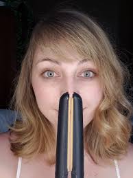 Many people ask if the straight tinsel can work in curly hair...heck yes it  can! #curlyhair #tinselbyapril #tinseled #curls